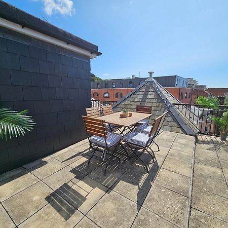 Cityscape Haven: 1 Bedroom Apartment With Terrace And City View Bournemouth Exteriör bild