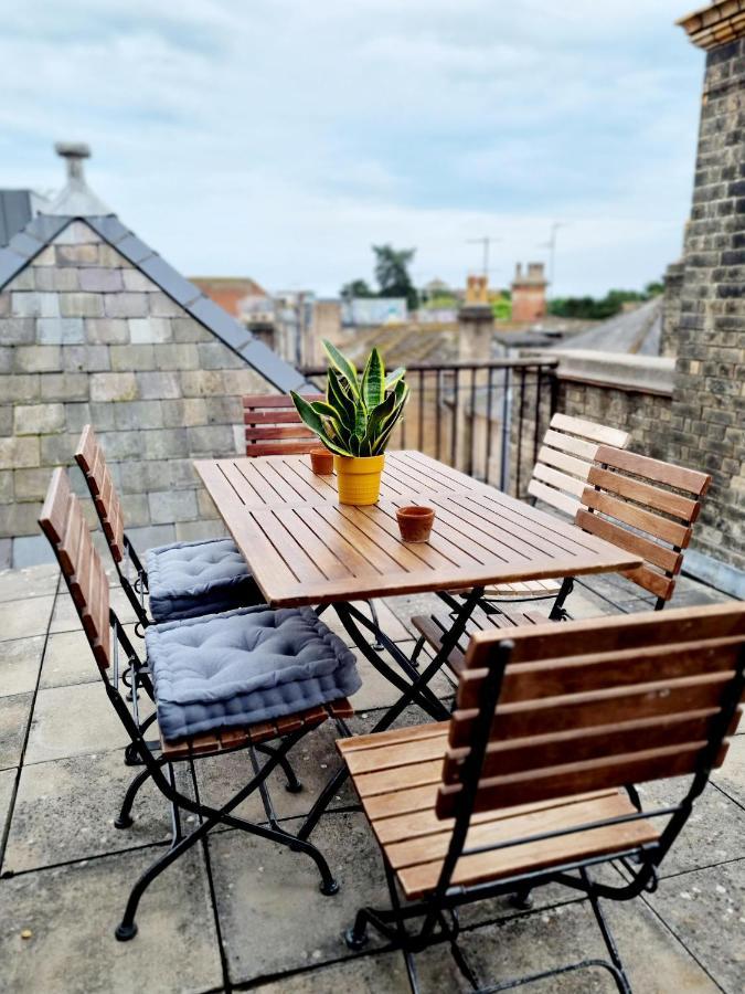 Cityscape Haven: 1 Bedroom Apartment With Terrace And City View Bournemouth Exteriör bild